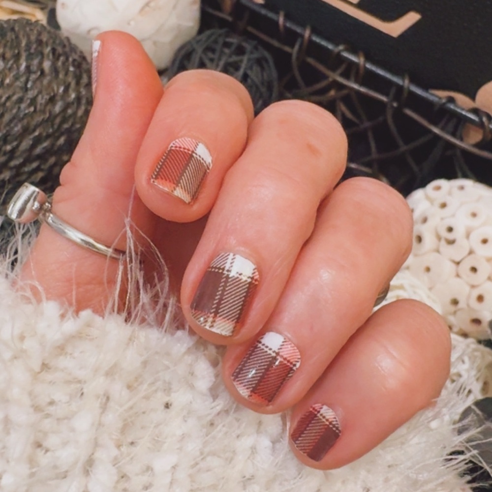 🍂 Fall Flannel Nail Wraps | Cozy Plaid Design | Easy DIY Manicure Set